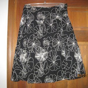 Chicos-Black/White Skirt Size 0